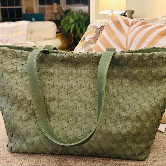 Price Reduced Madewell Basket Weave Leather Tote in Green - Picture 10 of 14